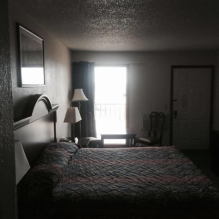 Country Inn Bolivar Exterior photo